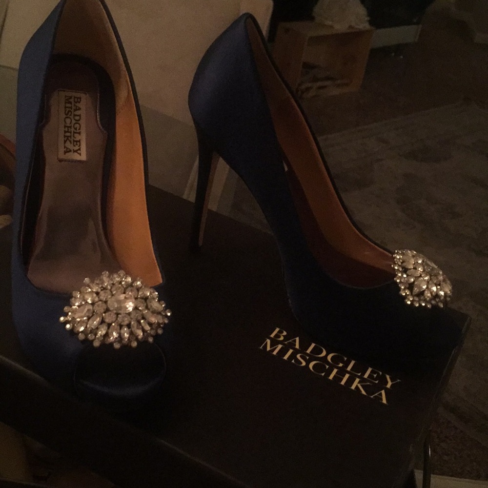 Navy blue badgley mischka platform heels - Picture 3 of 3